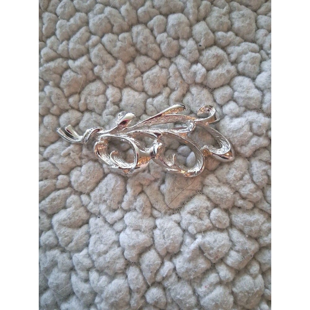 Judy Lee Textured Silver Tone Leaf Ribbon Pin Brooch
